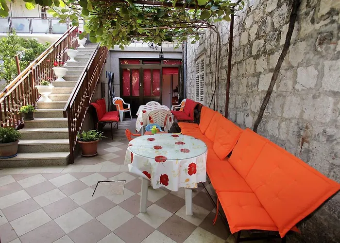 アパート Duje & Josipa