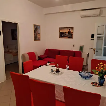 Duje & Josipa Apartment *